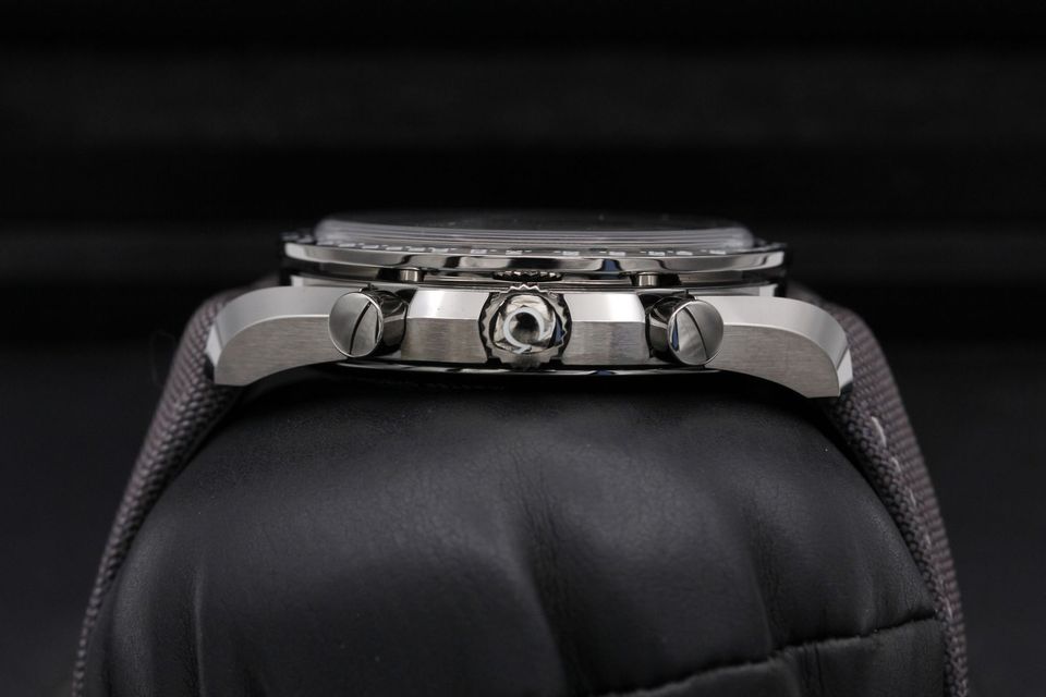 Omega Speedmaster Dark Side of the Moon 310.92.44.50.06.002 Image 3